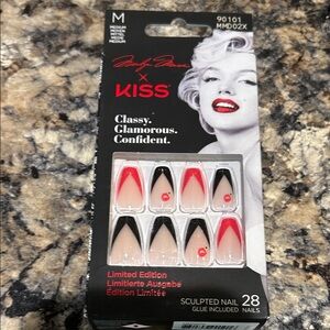 KISS Classy Glamorous Press-On Nails - Red and Black